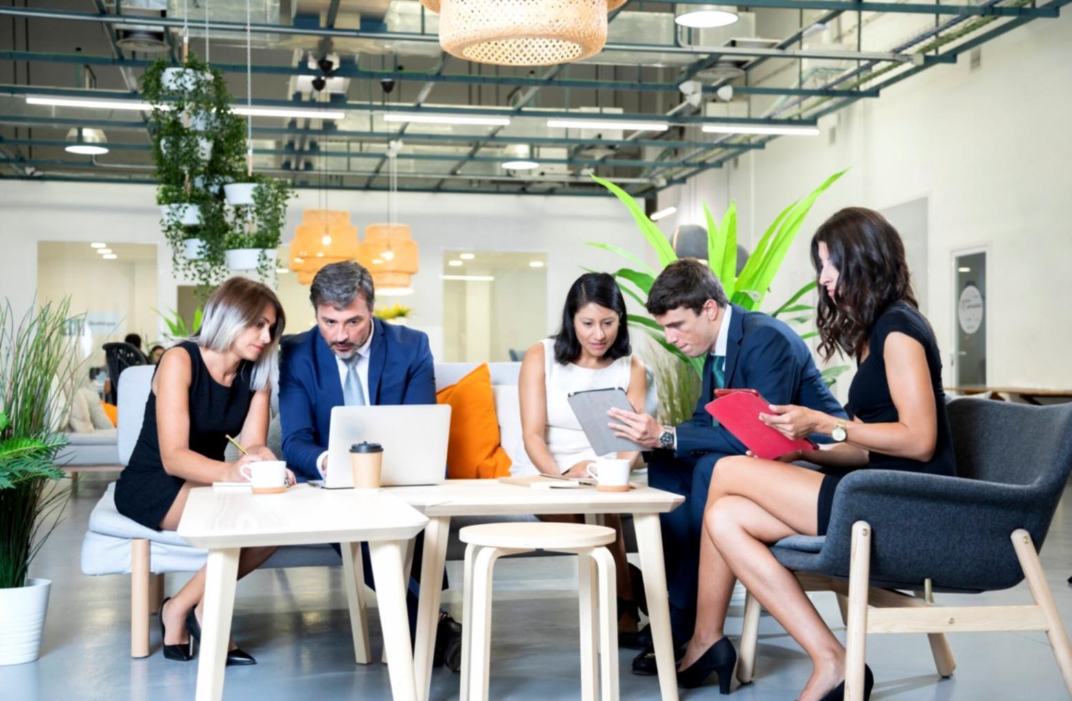 Análisis de tendencias en automatización financiera y evolución del mercado 2025